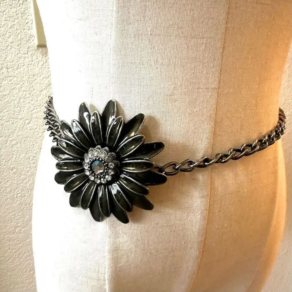 Flower rhinestone chain belt